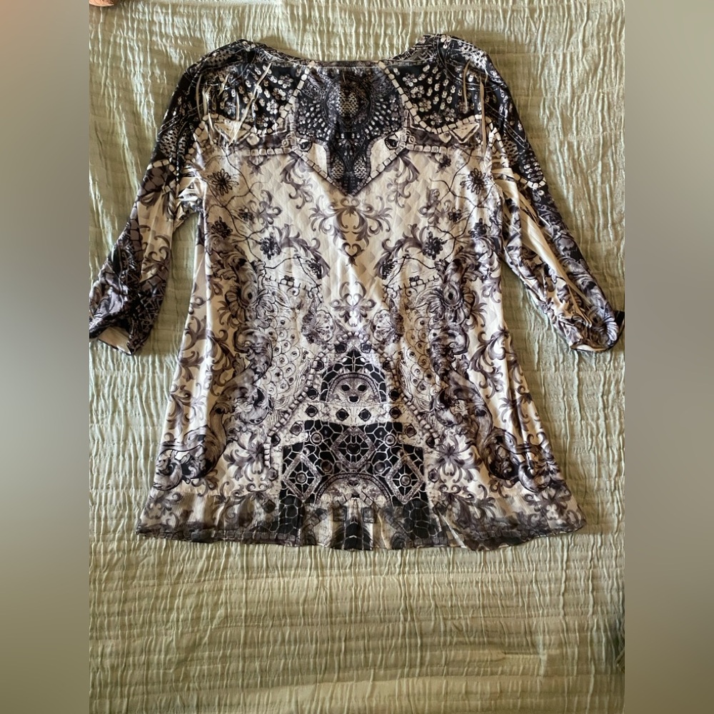 Grungy Flow Top - Picture 3 of 3
